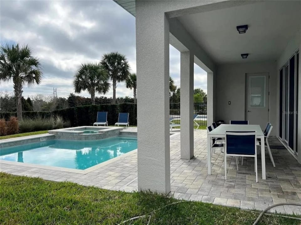 7491 Bright & Modern Vacation Home -Private Pool Villa in Four Corners