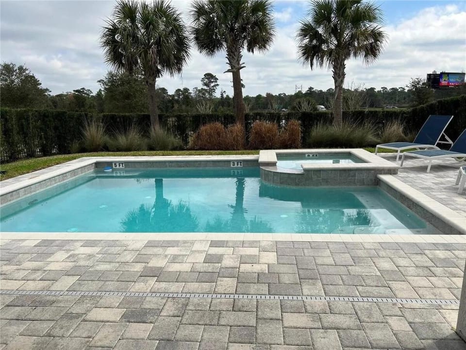 7491 Bright & Modern Vacation Home -Private Pool Villa in Four Corners