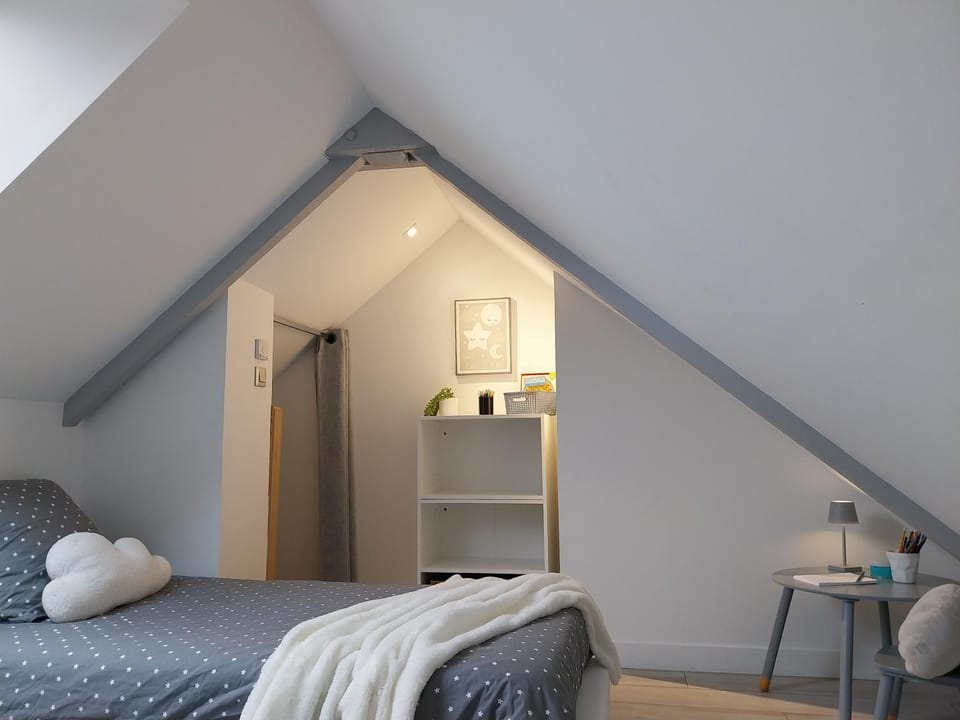 Bed, Bedroom