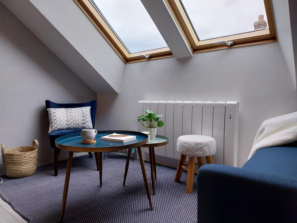 Living room, Seating area