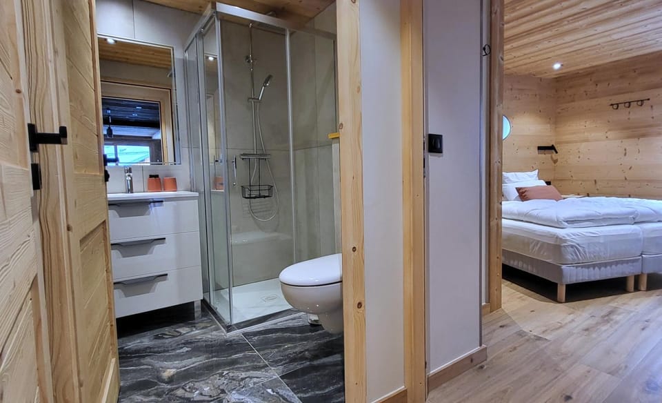 Bathroom, Bedroom