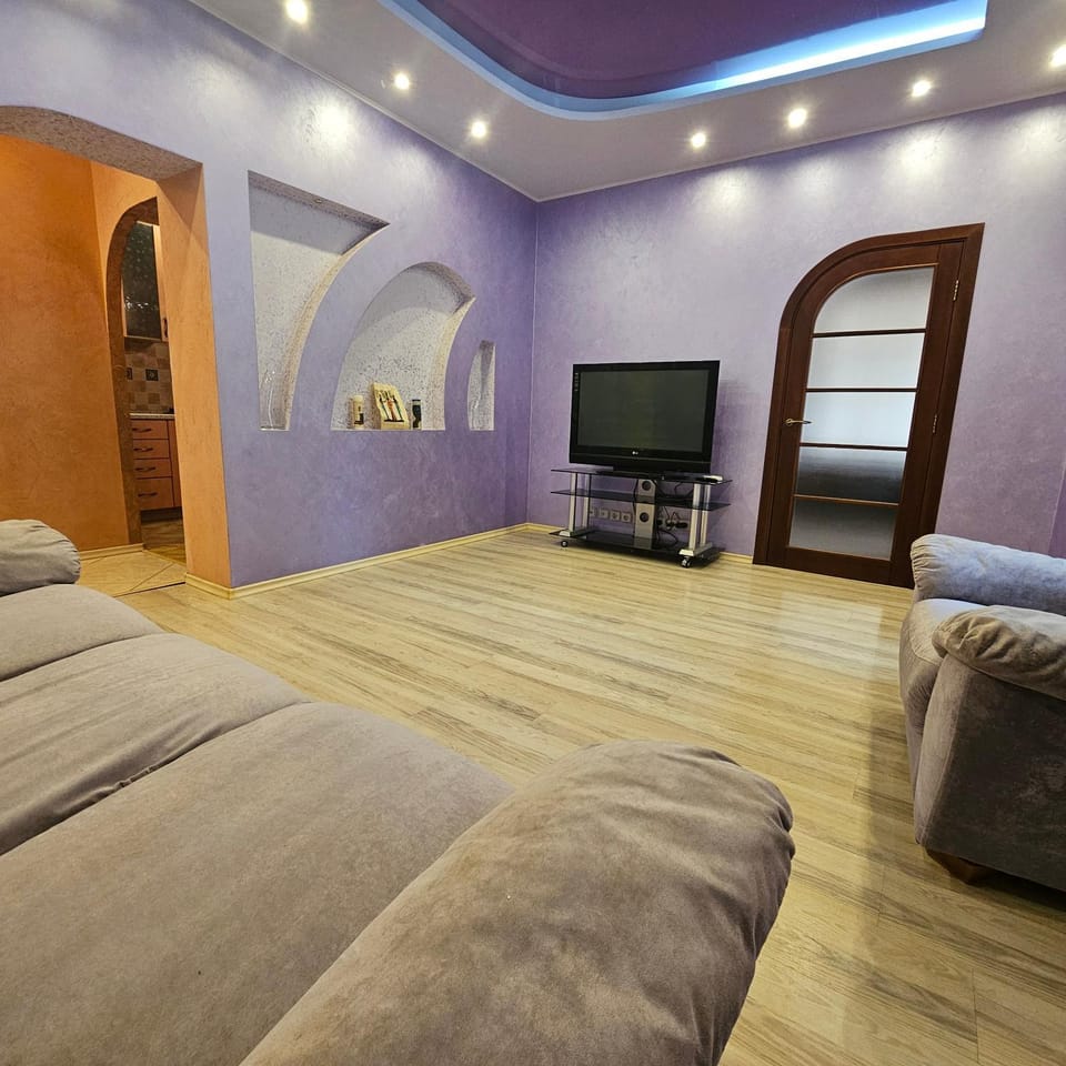 Чотирьохкімнатний люкс на Дзержинці за адресою Липнева 6 Apartment in Dnipropetrovsk Oblast