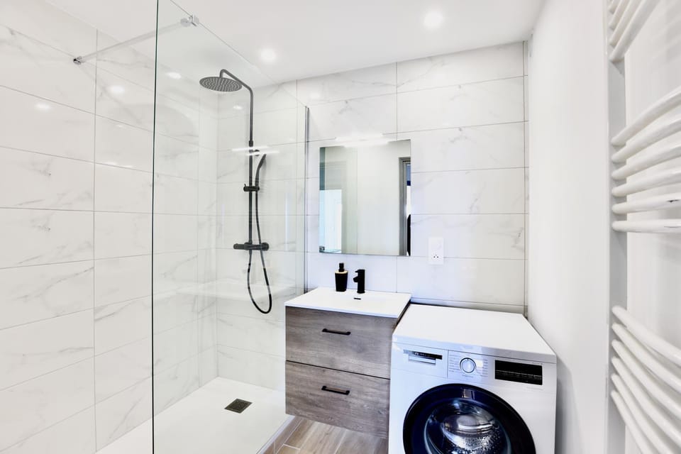 Shower, Bathroom, washing machine