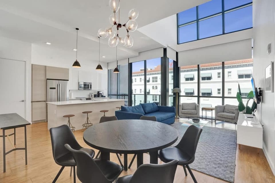 17WEST Spacious 3BR Apartment with Balcony -409 House in South Beach Miami
