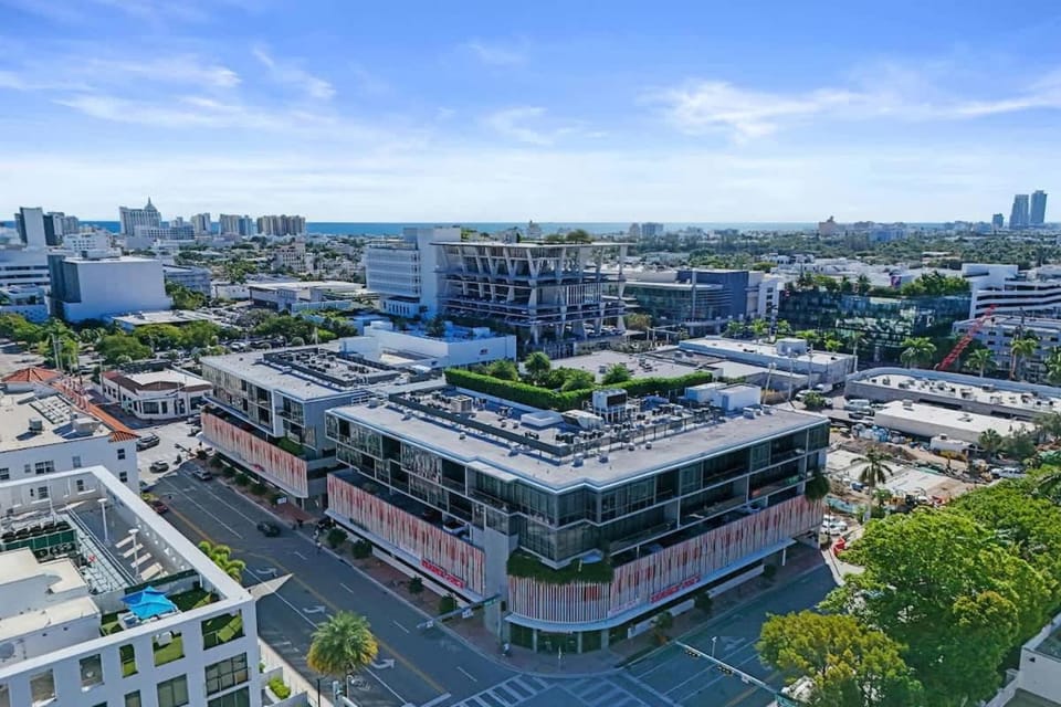 17WEST Spacious 3BR Apartment with Balcony 406 Apartment in South Beach Miami