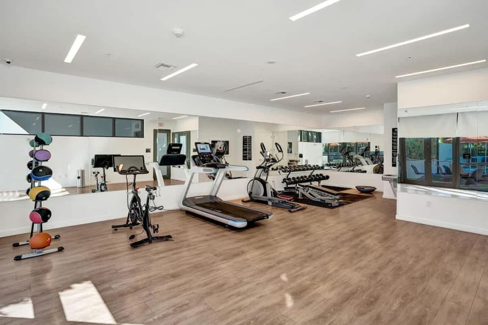 17WEST Spacious 2BR Apartment with Balcony - 405 Apartment in South Beach Miami
