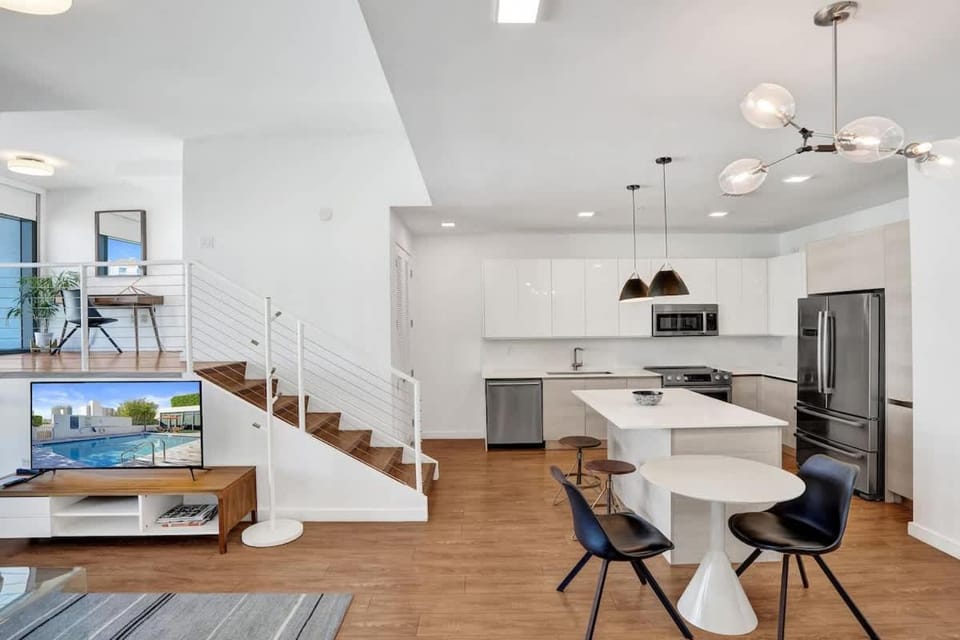 17WEST 1BR Apartment with Balcony - 407 Apartment in South Beach Miami