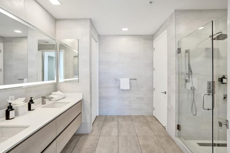 17WEST Spacious 2BR Apartment with Balcony 411 Apartment in South Beach Miami