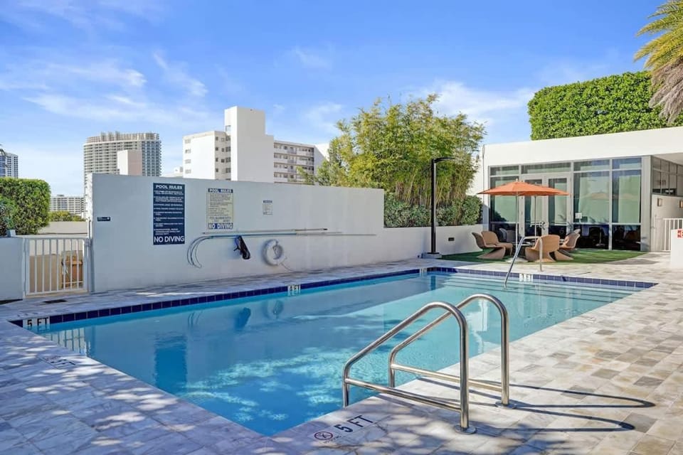 17WEST Spacious 2BR Apartment with Balcony 508 House in South Beach Miami