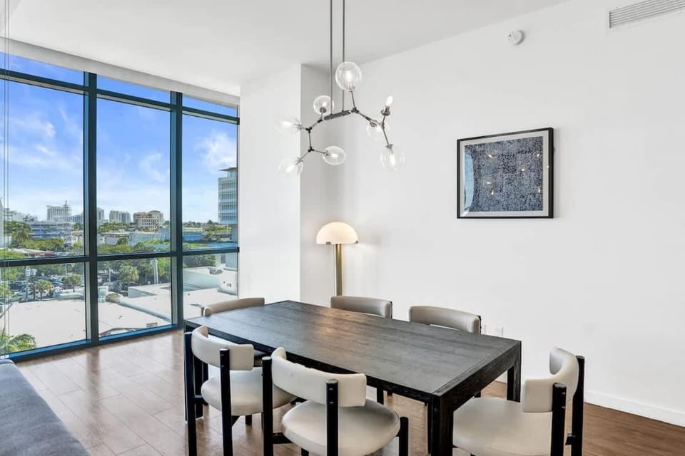17WEST Spacious 2BR Apartment with Balcony 511 House in South Beach Miami