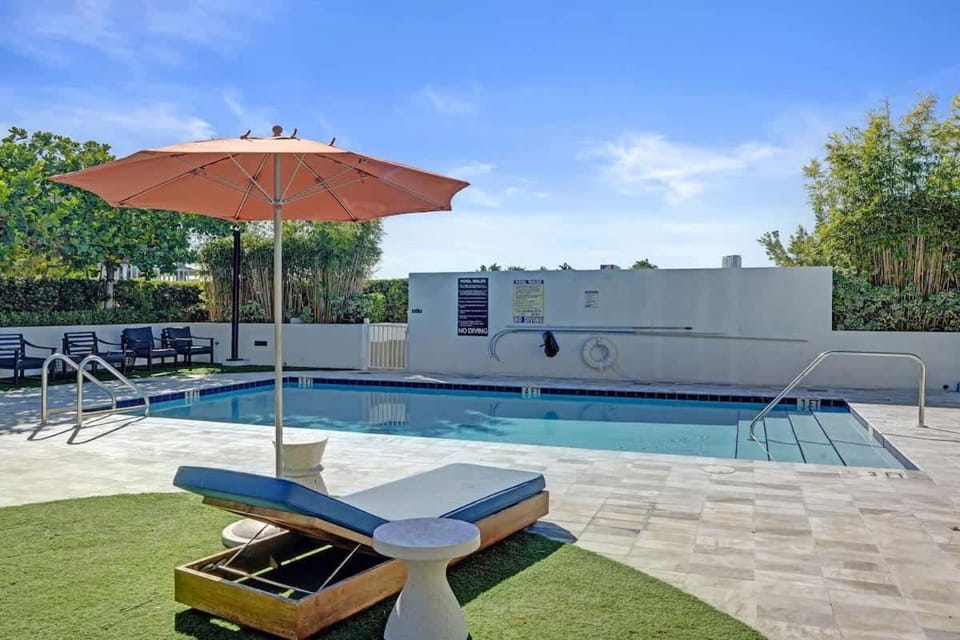 17WEST Spacious 2BR Apartment with Balcony 513 House in South Beach Miami