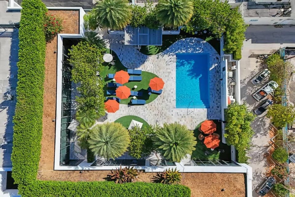 17WEST Spacious 3BR Apartment with Balcony 515 House in South Beach Miami