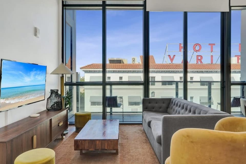 17WEST 1BR Apartment with Balcony 507 House in South Beach Miami