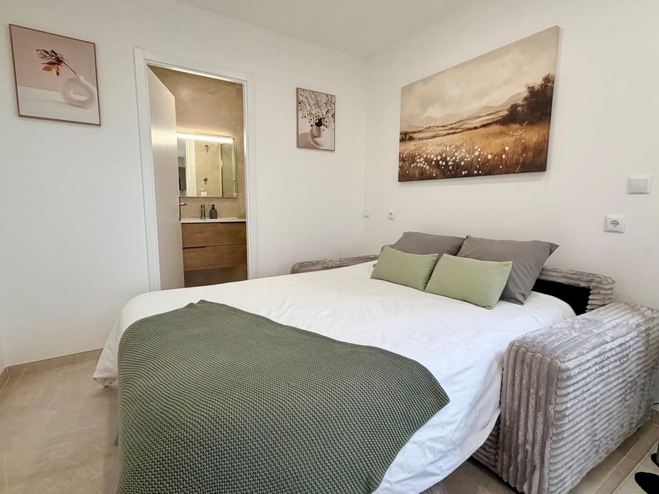 Bed, Living room