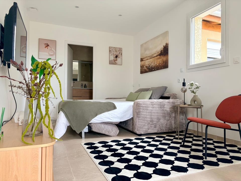 TV and multimedia, Living room, Bedroom