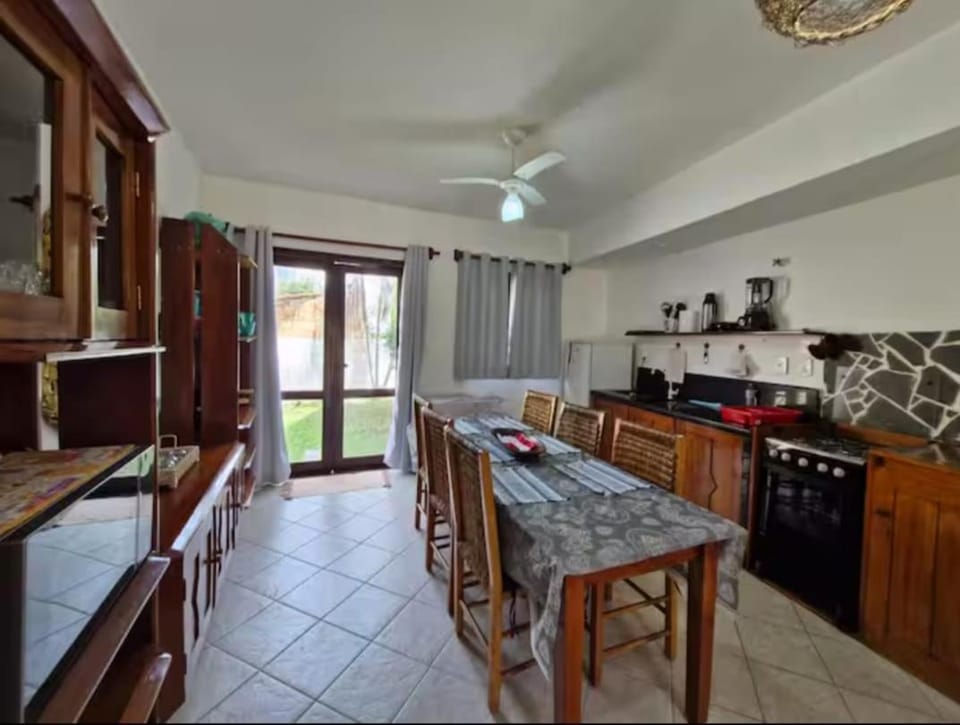 Kitchen or kitchenette, Dining area, pet friendly, stove
