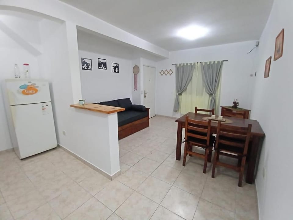 Ph La 4 Santa Teresita Apartment in Santa Teresita