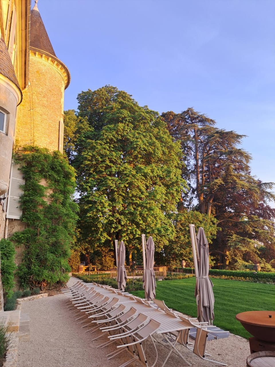 Château de Tharoiseau, le belvédère de Vezelay Villa in Bourgogne-Franche-Comté