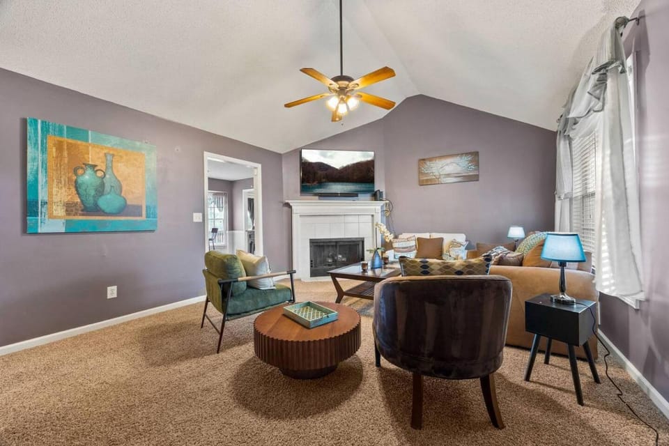 3BR 2BA Home Near Piedmont Hospital & Amphitheater House in Stockbridge