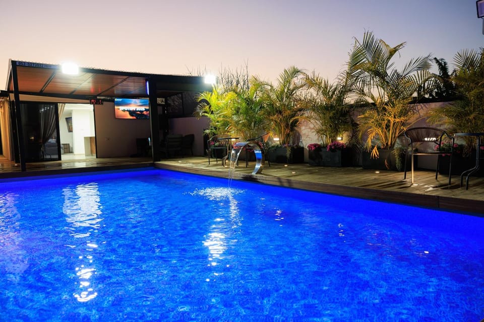 Swimming pool