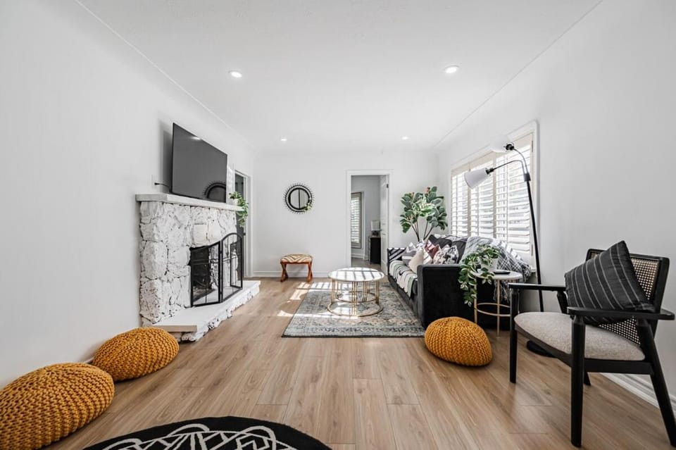 Lakefront HOUSE in Port Credit, South Mississauga Villa in Port Credit