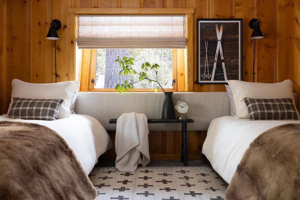 ⭐ Tahoe City Log Cabin w/ Hot Tub & Media Room Cabin in Tahoe City