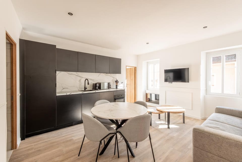 Living room, kitchen