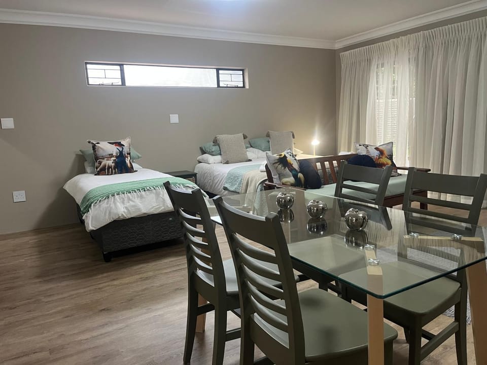 Compass 4 overnight Langenhovenpark Bed and Breakfast in South Africa