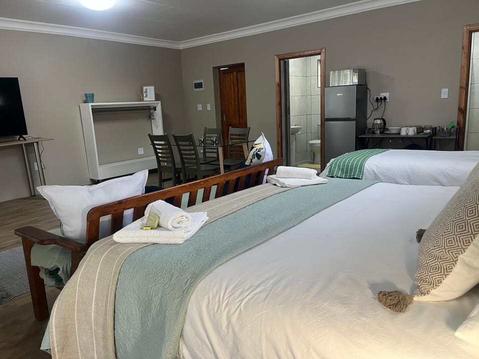 Compass 4 overnight Langenhovenpark Bed and Breakfast in South Africa