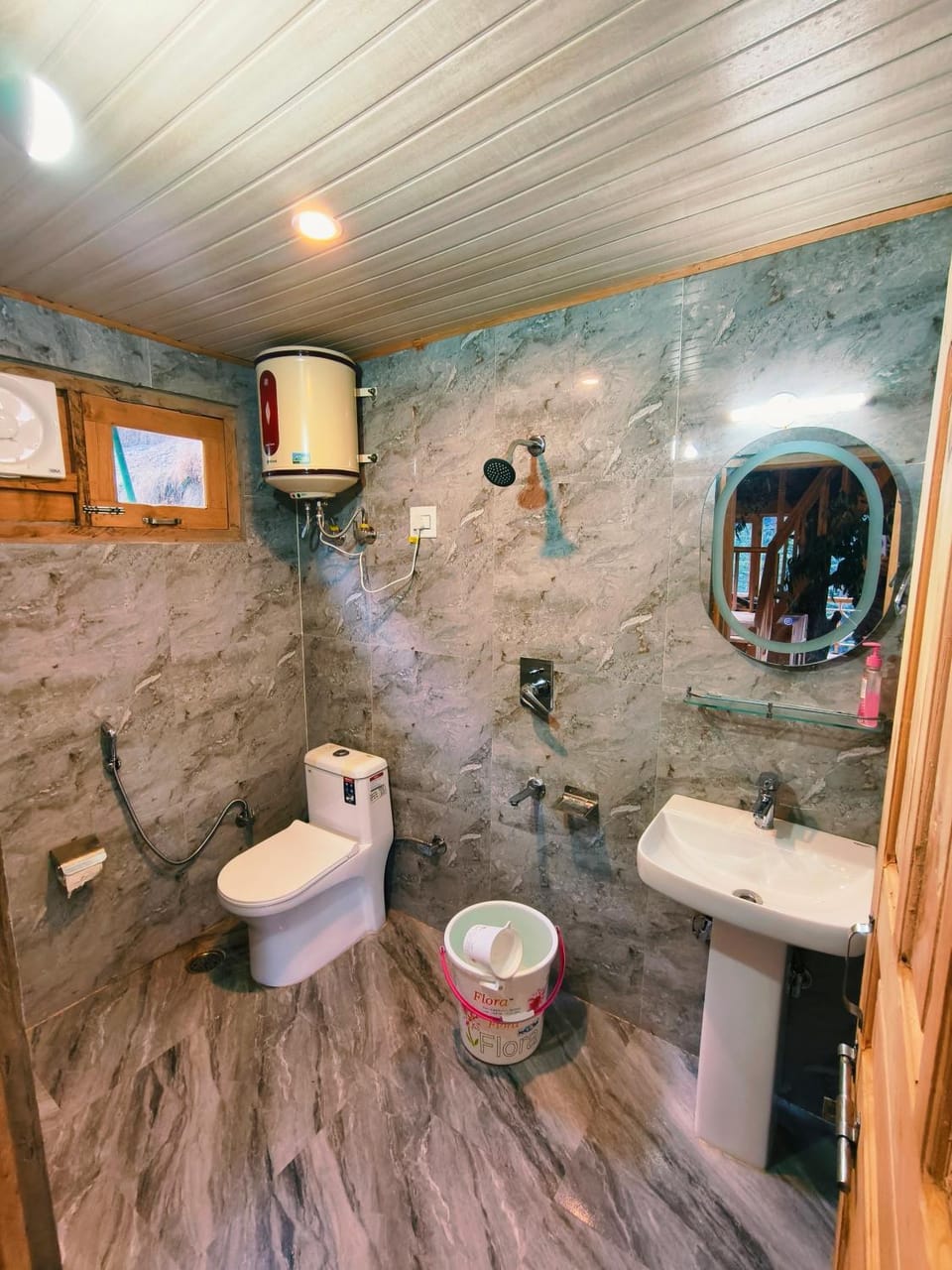Lambri View Treehouse Jibhi Chalet in Himachal Pradesh