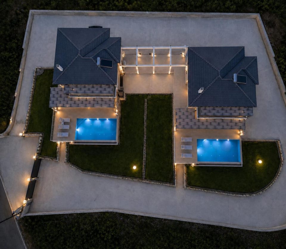 Property building, Swimming pool