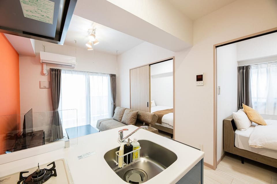 Photo of the whole room, kitchen