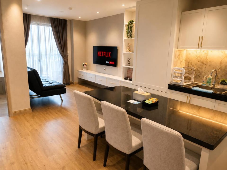 Living room, Dining area