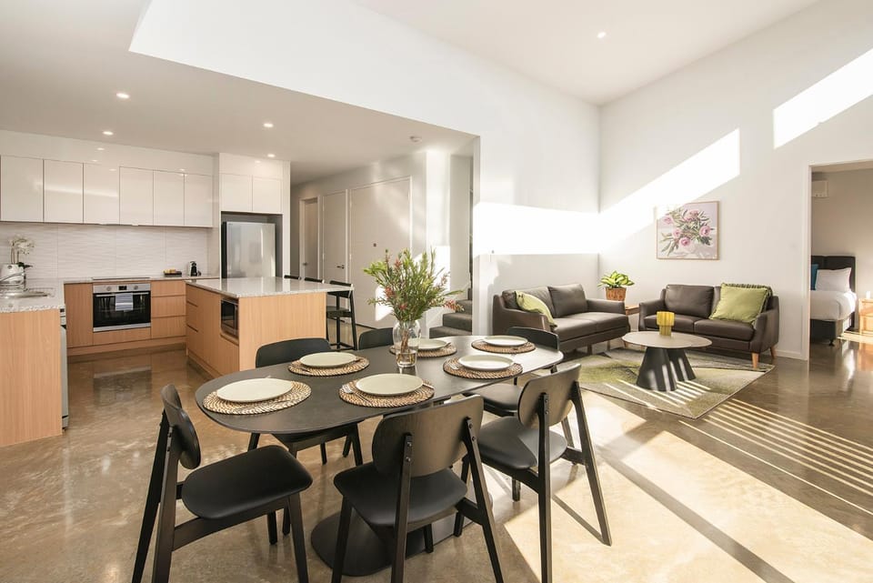 Kitchen or kitchenette, Living room, Photo of the whole room, Seating area, Dining area