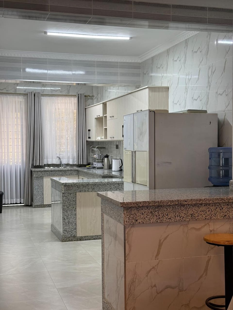 Kitchen or kitchenette, oven