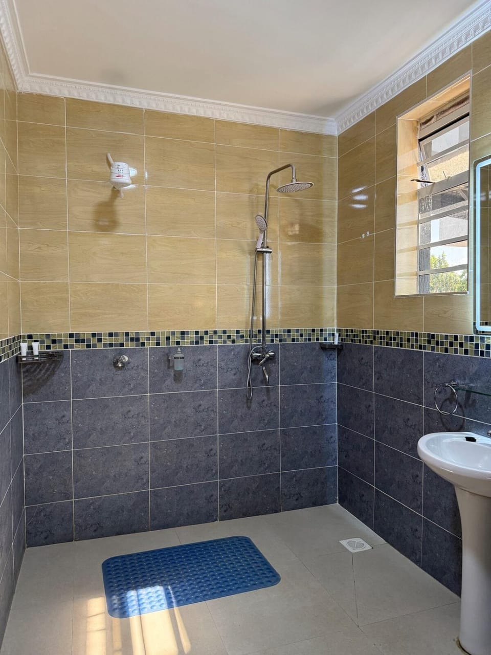 Shower, Toilet, Bathroom