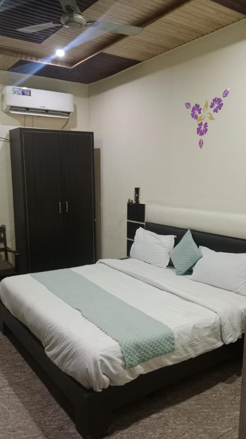 Hotel Oasis international haridwar Hotel in Uttarakhand