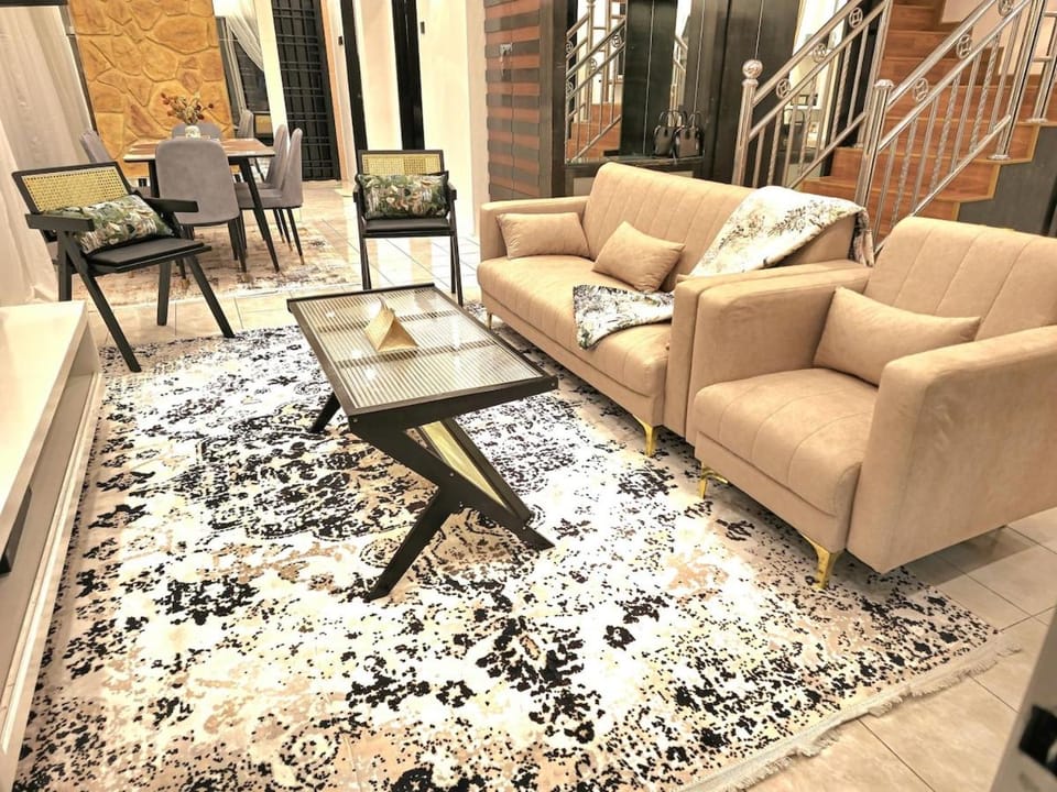Living room, Seating area