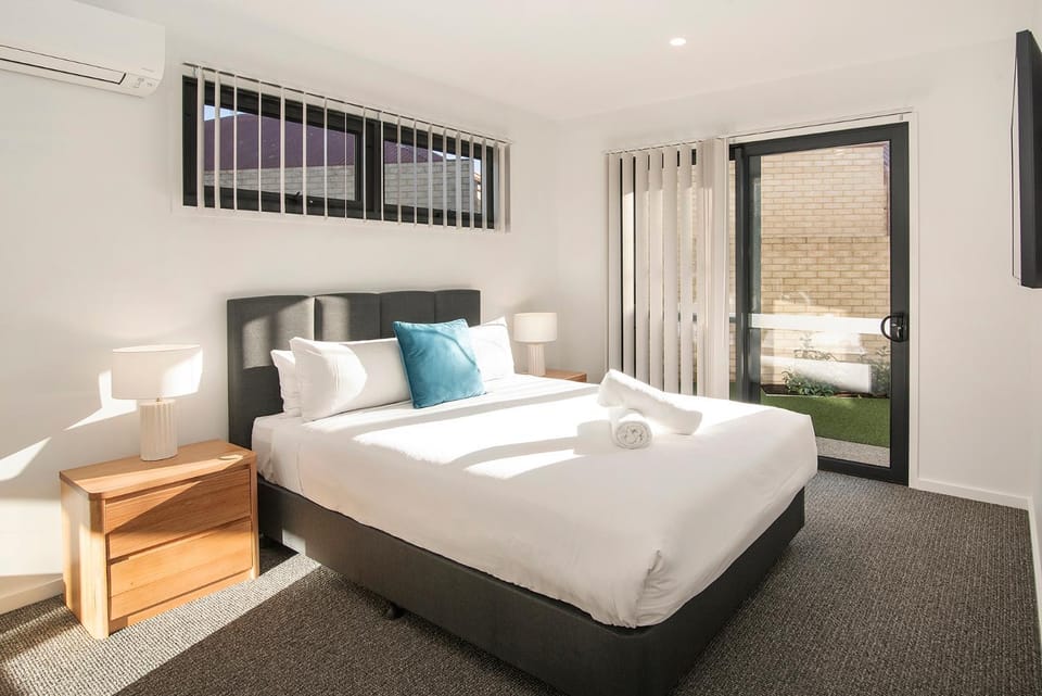 Bed, TV and multimedia, Balcony/Terrace, Bedroom, air conditioner