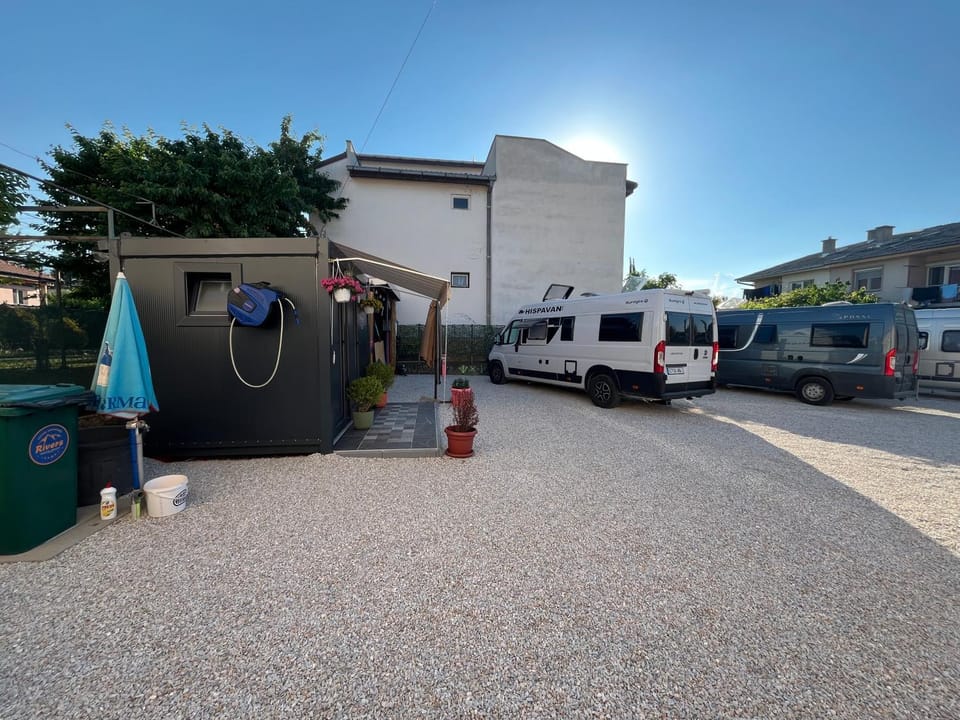 Rivers Fisherman Camp Motorhome &CamperVan Campground/ 
RV Resort in Skopje