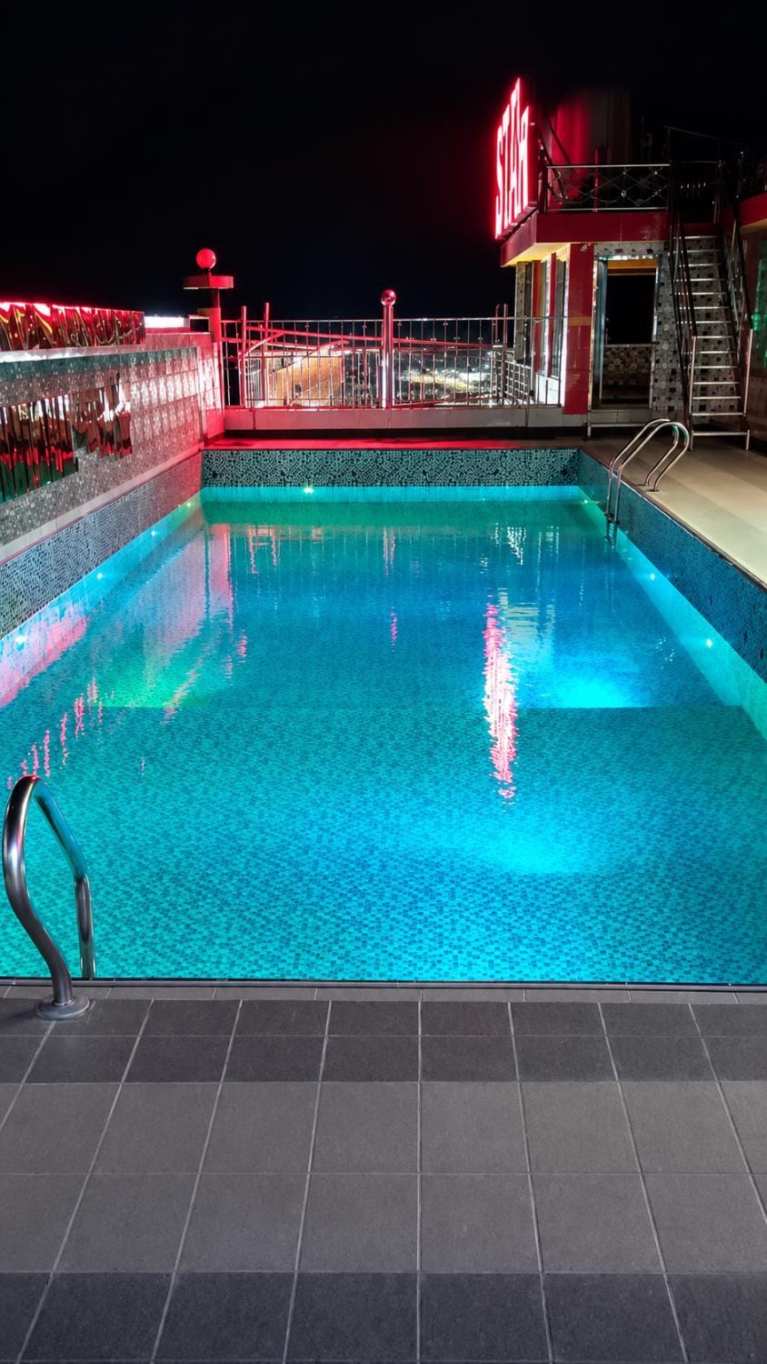 Swimming pool