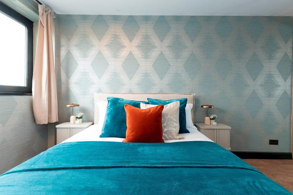 Bed, Other, Photo of the whole room, Bedroom