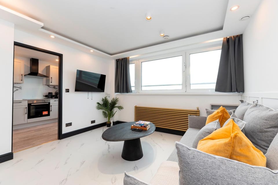 TV and multimedia, Kitchen or kitchenette, Living room, Other, Seating area, Evening entertainment