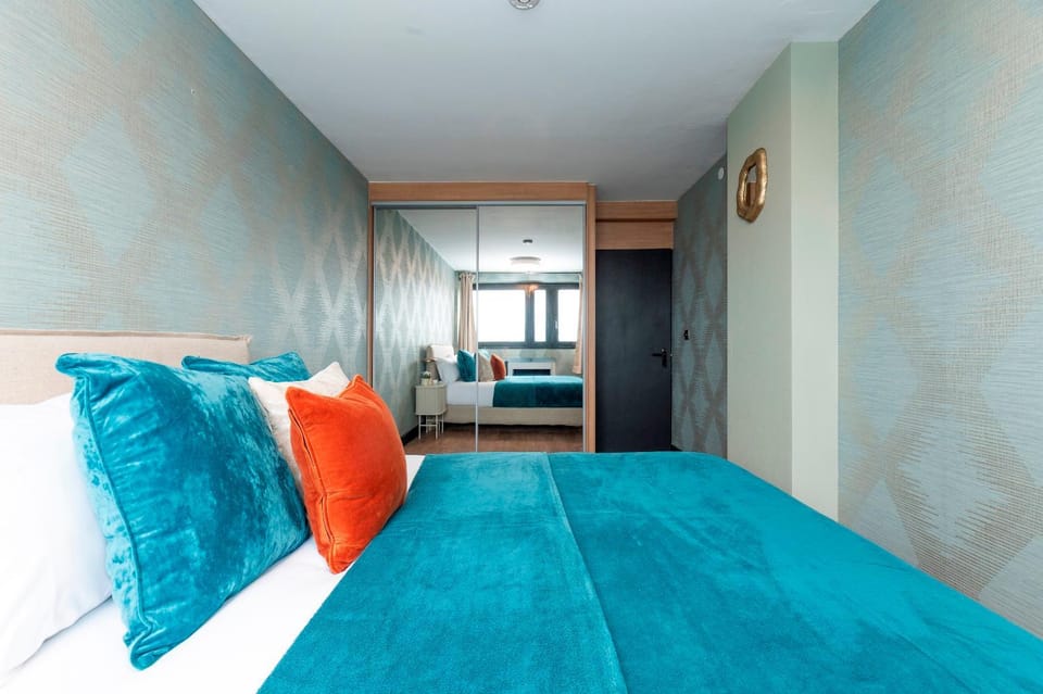 Bed, Living room, Other, Photo of the whole room, Seating area, Bedroom