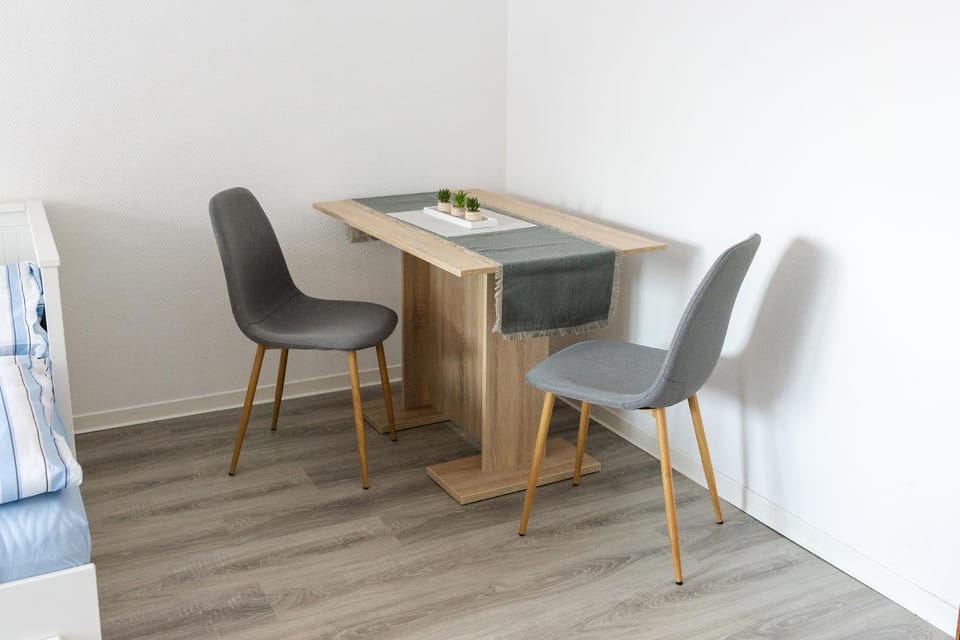 Dining area, Food