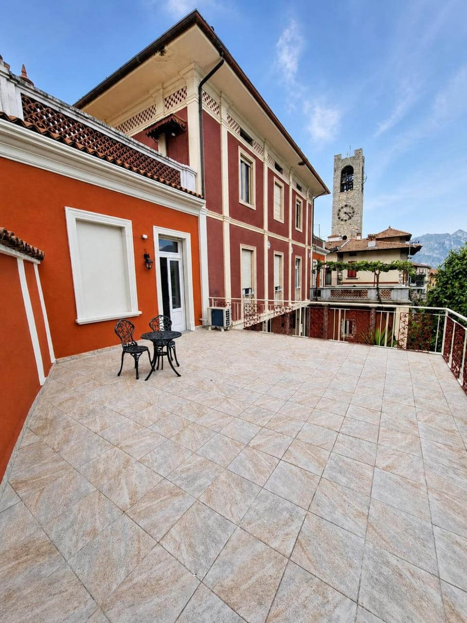 Property building, View (from property/room), Balcony/Terrace