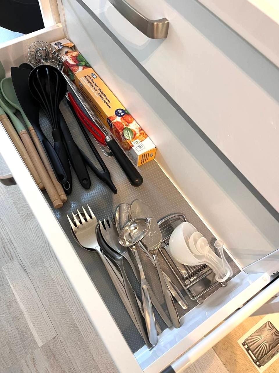 Quiet renovated studio- tram to the center Apartment in Helsinki