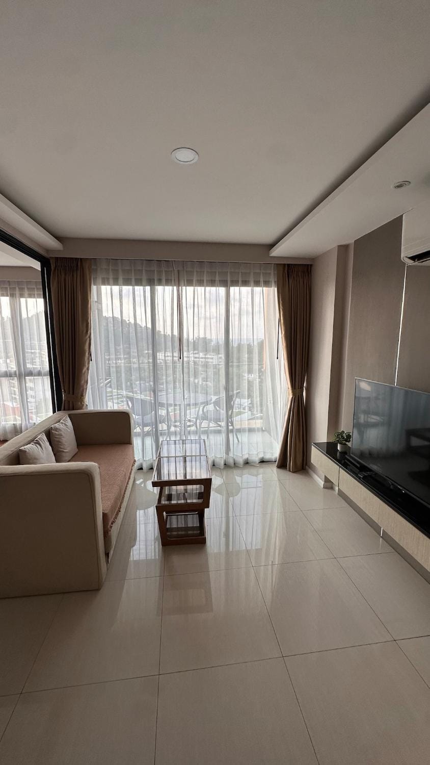 Mida Grande Sea view apartment king-size bed Apartment in Choeng Thale
