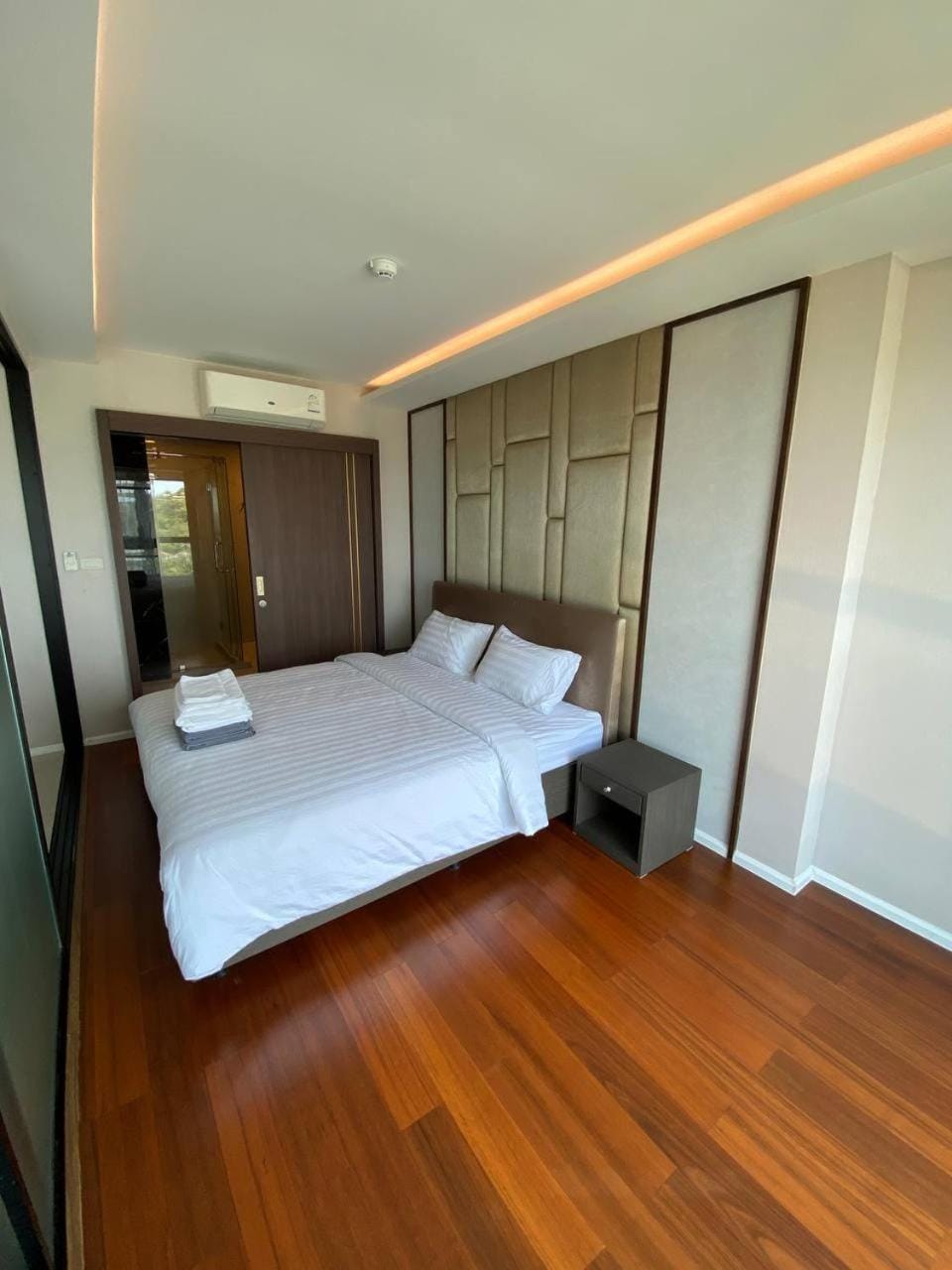 Mida Grande Sea view apartment king-size bed Apartment in Choeng Thale