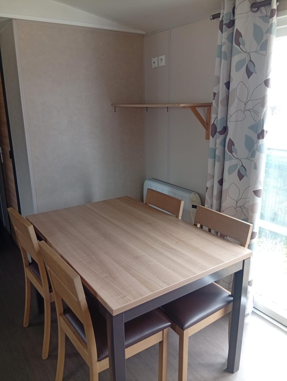 Mobil home 6 personnes siblu - 3 chambres 40m2 Apartment in Condrieu